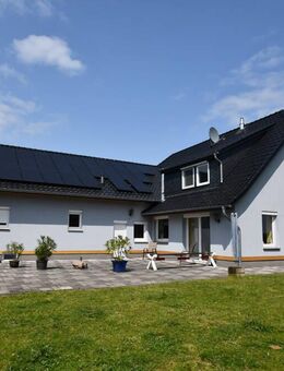 Modernes, energieeffizientes Wohnhaus mit Einliegerwohnung und Pferdestall in Fast Alleinlage - Hilgermissen