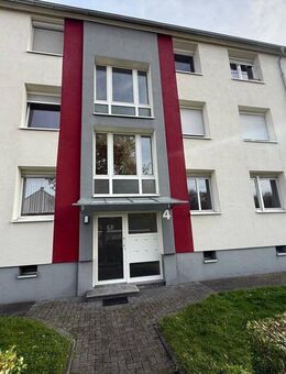 Frisch renovierte 2- Zimmer Wohnung mit neuer moderner Einbauküche - Krefeld