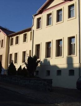 Oberstadt Nähe Wald: 3-Raum OG Wohnung mit Wintergarten - Ballenstedt