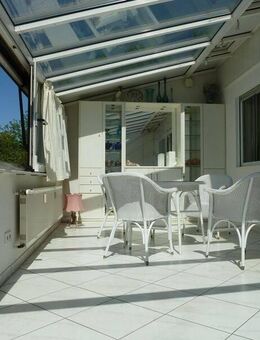 Gepflegte, sonnige 3-Zimmer-Maisonettewohnung mit Wintergarten und Einzelgarage in bester Wohnlage - Leonberg (Baden-Württemberg)