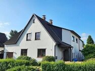 immo-schramm.de: Gepflegtes 1-2-Familienhaus mit Garage, Carport, schönem Garten - Hambergen