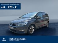 VW Touran, 2.0 TDI Active, Jahr 2021 - Fellbach