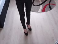 Hose Lederoptik schwarz ❤️ Größe XS - München Altstadt