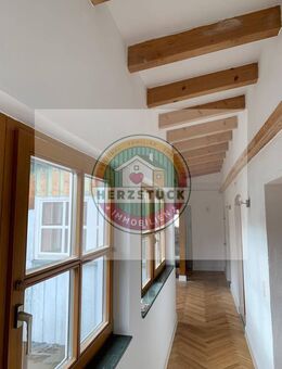 Exklusives Mehrfamilienhaus mit zweitem separaten herrlichen Wohnhaus zu verkaufen, komplett renoviert - Bayreuth