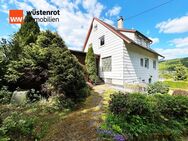 Zwei-Familien-Heimat. 8 Zimmer auf 142 m². Mit Einliegerwohnung. Bezaubernder Garten. 2 Garagen. - Tuttlingen