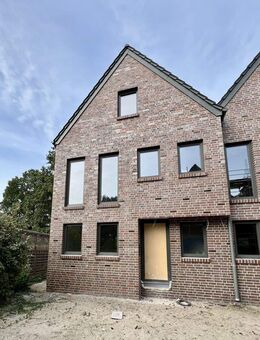 Modernes, gemütliches Reihenendhaus vor Oldenburg - KfW 40 Standard, Garten, 6 Zimmer, 01.01.26 - Edewecht
