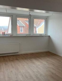 Arnstadt, Nähe Bahnhof: 2-Raum mit Balkon ins Grüne, frisch renoviert - Arnstadt