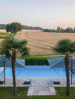 Eleganz trifft Erholung: Luxuriöser Bungalow mit Pool, Sauna & Panoramablick nahe Uniklinik - Neusäß