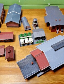 Gebäude-Set, 10-teilig = Industriegebäude + Autotankstelle, etc. - von Faller und Vollmer - H0 (1:87) - Hannover