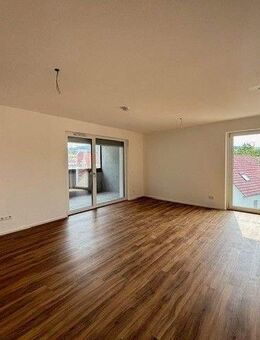 Erstbezug - Moderne und helle 3-Zimmerwohnung mit Loggia - Reutlingen