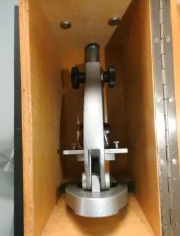 Mikroskop Hertel und Reuss, Kassel mit 2 Objektiven, Originalkasten - Saarbrücken