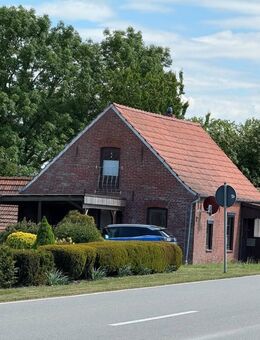 ***Einfamilienhaus mit Einliegerwohnung in Bunderhee in schöner Lage zu verkaufen.**** - Bunde