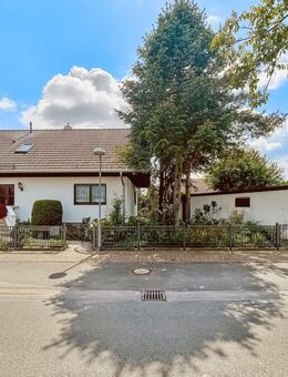 Einzigartiges Einfamilienhaus mit großem Garten, Einliegerwohnung und Doppelgarage in Hohenthurm - Landsberg
