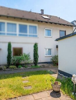 Familienhaus mit eigenem Garten - jetzt einziehen und aufblühen - Zirndorf