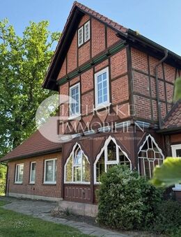 Ein Hort für Pferdeliebhbaber: Hofstelle mit mehreren Nebengebäuden und 1,4 ha Grundstück - Wrestedt