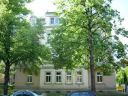 ***Wohnen unter der Lichtkuppel*** 2-Raumwohnung mit besonderem Flair und Dachterrasse in Striesen - Dresden