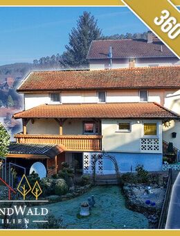 Einfamilienhaus mit 2 Garagen in sonniger Hanglage mit Ausblick - Bundenthal