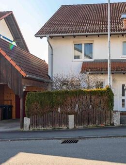 Owingen: 5,5-Zi. Doppelhaushälfte mit Carport und Schuppen im Ortskern - ideal für Familien - Owingen