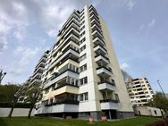 Schöne Zimmer 3 ZKB - Wohnung mit Loggia in HI - Neuhof - Hildesheim