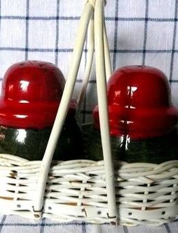 Kultige Salz- Pfeffer- Streuer im Körbchen, original aus den 60er/ 70er Jahren - Niederfischbach