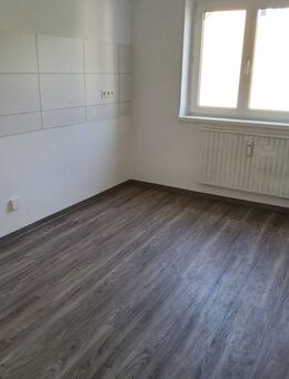 Niedliche 3-Zimmer-Wohnung mit Dusche // 1.OG Wohnung 2 - Wolfsburg