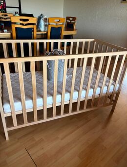 Verkaufe höhenverstellbares Babybett - Hünfelden