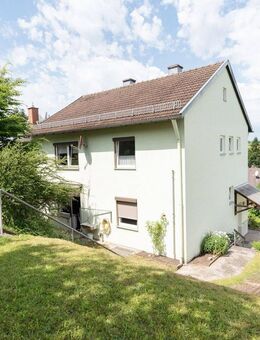 Bitte Wachküssen! Renovierungsbedürftige Doppelhaushälfte mit herrlichem Garten - Au (Hallertau)