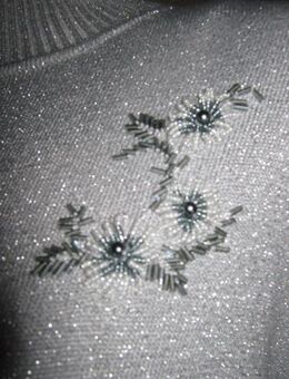 NEU * Original 70er Jahre VINTAGE * DESIGNER * Glitzer * Blüten * Perlen * Stickerei * Lurex * Feinstrick * Pullover * Gr. 36- 38/ S- M * silber * - Riedlingen