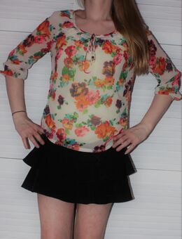 Chiffon Bluse, transparent, durchsichtig, Blumen Muster bunt, floral, Gr. S - Düsseldorf