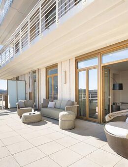 Logenplatz am Englischen Garten: Moderne Terrassenwohnung mit Designausstattung - München