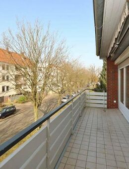 TT bietet an: 2,5-Zimmer-Mietwohnung mit Balkon im Villenviertel! - Wilhelmshaven