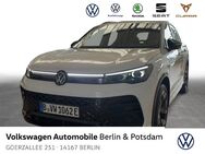 VW Tiguan, 1.5 l eHybrid R-Line, Jahr 2024 - Berlin