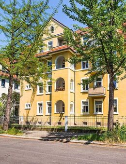 Tolle Altbauwohnung mit hochwertiger EBK, Balkon, schickem Bad und Designbelag. - Dresden