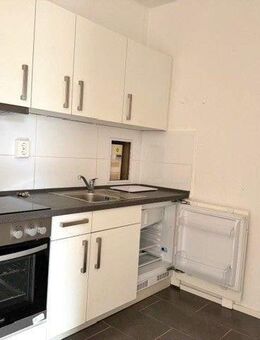 // Charmante 2 Zimmer Wohnung mit Balkon und Einbauküche // - Plauen