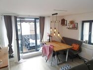 Kernsanierte, moderne 2 Zimmer-Dachstudio-Wohnung mit großen Balkon, EBK & Stellplatz in Cadolzburg - Cadolzburg
