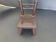 Ministuhl aus Holz - schwarz ca. 14cm hoch - Stuhl - Deko - Puppenhauszubehör - Essen