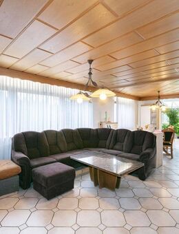 Ein Zuhause mit ELW in traumhaftem Garten-Idyll - Ulm