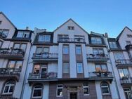 DENKMALGESCHÜTZTER STILALTBAU IN SACHSENHAUSEN: Vermietete Altbauwohnung im 3. OG mit einem Balkonen - Frankfurt (Main)