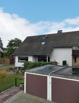 Charmantes Einfamilienhaus mit großem Platzangebot in ruhiger Lage von Calden - Calden