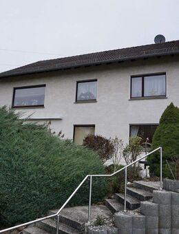 Attraktives Zweifamilienhaus in ruhiger, naturnaher Lage. Keine Käuferprovision! - Guxhagen