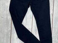 Jeanshose von Esprit Gr. 40 schwarz Skinny - Vechta