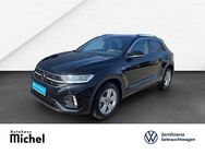 VW T-Roc, 1.0 TSI R-Line IQ-Light Panodach, Jahr 2023 - Gießen