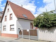 Kernsaniertes Ein-Zweifamilienhaus mit großem Grundstück. Provisionsfrei! - Sandhausen
