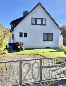 Wohnhaus mit Einliegerwohnung auf Erbpacht-Grundstück in ruhiger Siedlungslage in Ratzeburg - Ratzeburg