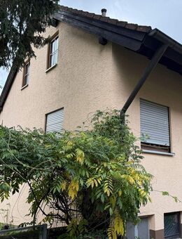 Doppelhaushälfte, 121 m² Wfl, 3 Wohnebenen, 5 Schlafzi., 229 m² Grund in Höchstadt Mitte - Höchstadt (Aisch)