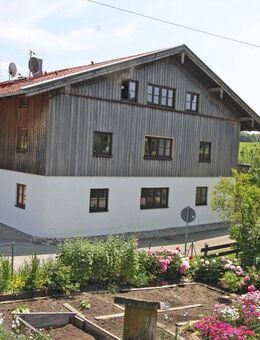 Großzügige Erdgeschosswohnung mit Terrasse und Garten in Ruhelage - Rimsting