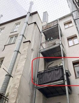 Rendite 2,41 %! Vermietete Denkmal-2-Zi.-Whg. mit Balkon in der Regensburger Altstadt - Regensburg