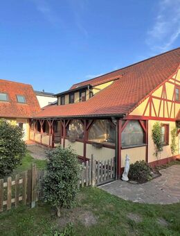 Unabhängig und zeitlos: Historisches Landhaus, saniert, laufend gepflegt und modernisiert, mit neuerem, wohnraumähnlich ausgebautem Nebengebäude! - Pyrbaum