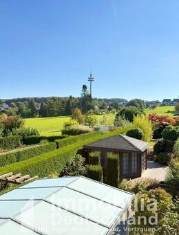 Stilvolle Doppelhaushälfte in der Berghofer Mark mit Weitblick & wohnlich ausgebauter Nutzfläche - Dortmund