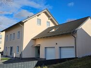 Maklerfrei !! Einfamilienhaus mit Doppelgarage und separater Einliegerwohnung - Bayerbach (Ergoldsbach)